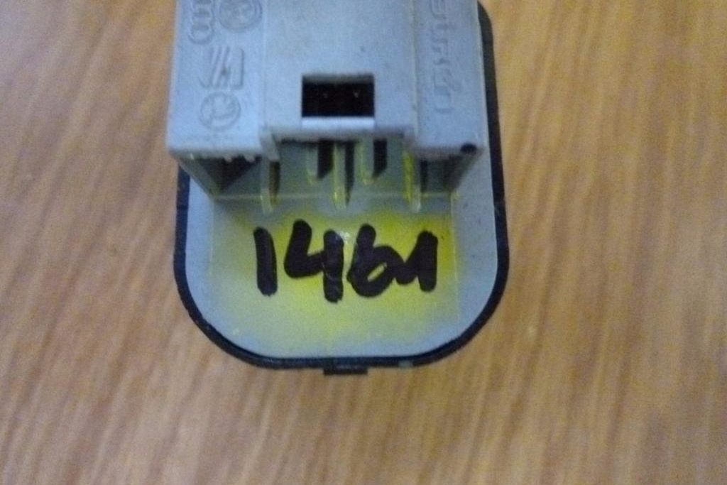 фото №1, Переключатель vw golf v 1k1 1k0959565f 2005