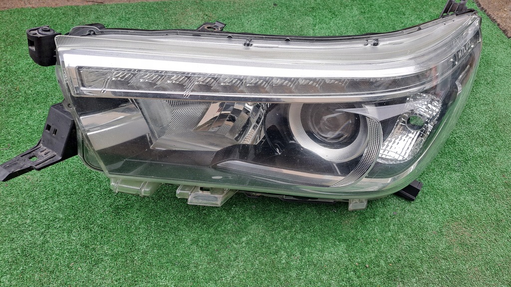 фото №1, Toyota hilux full led лампа передняя 15-20r.