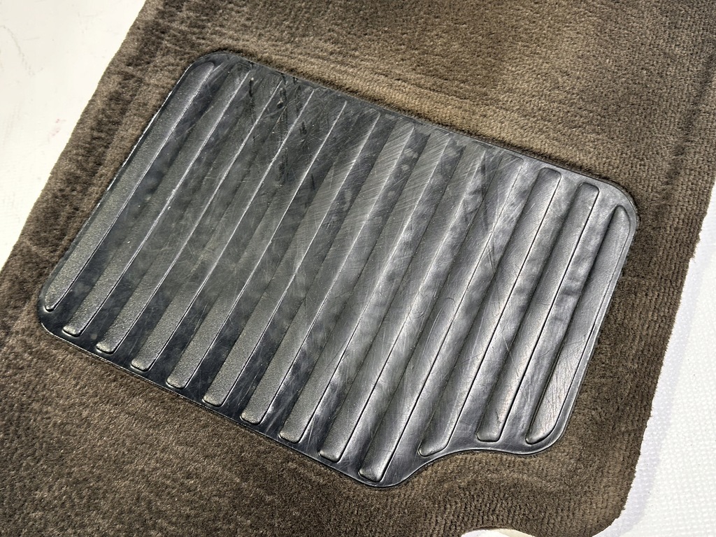 фото №12, Килимки перед передні велюрові chevrolet camaro 2009 - 2015