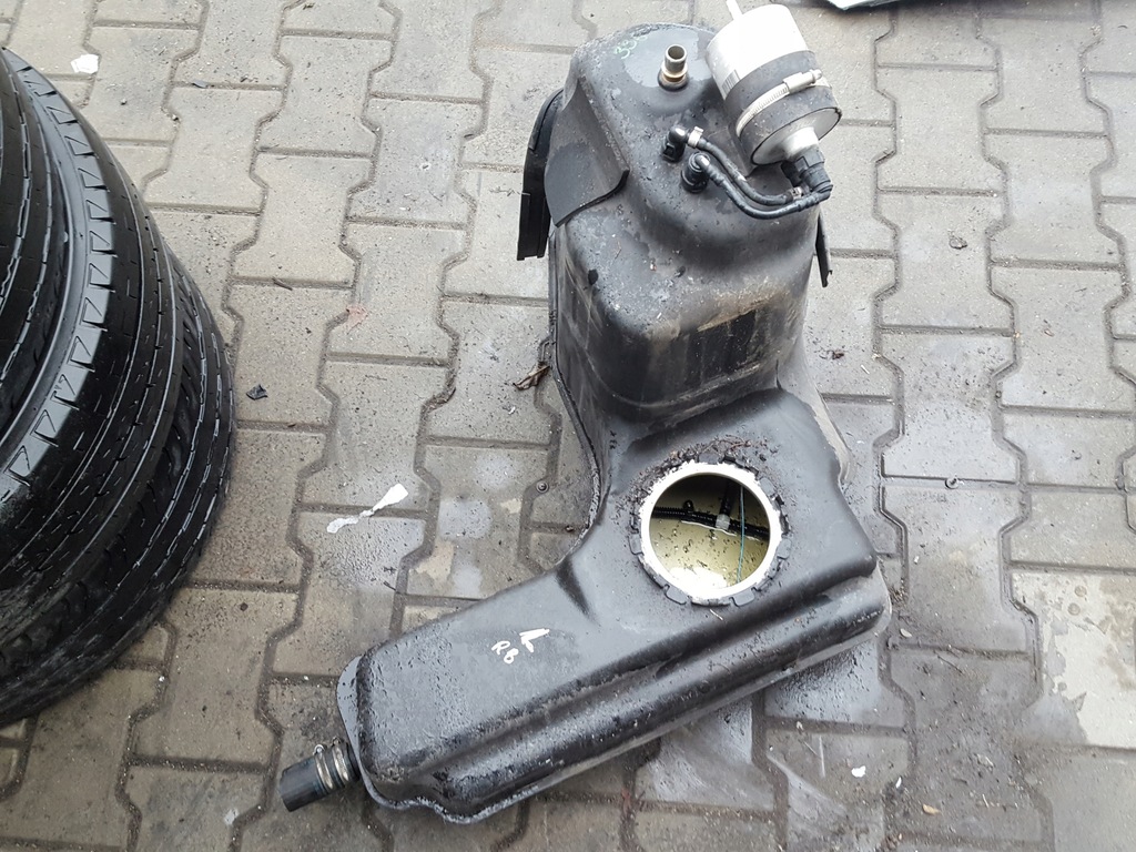 фото №1, Audi r8 420 4.2 tfsi bak бак пального лівий