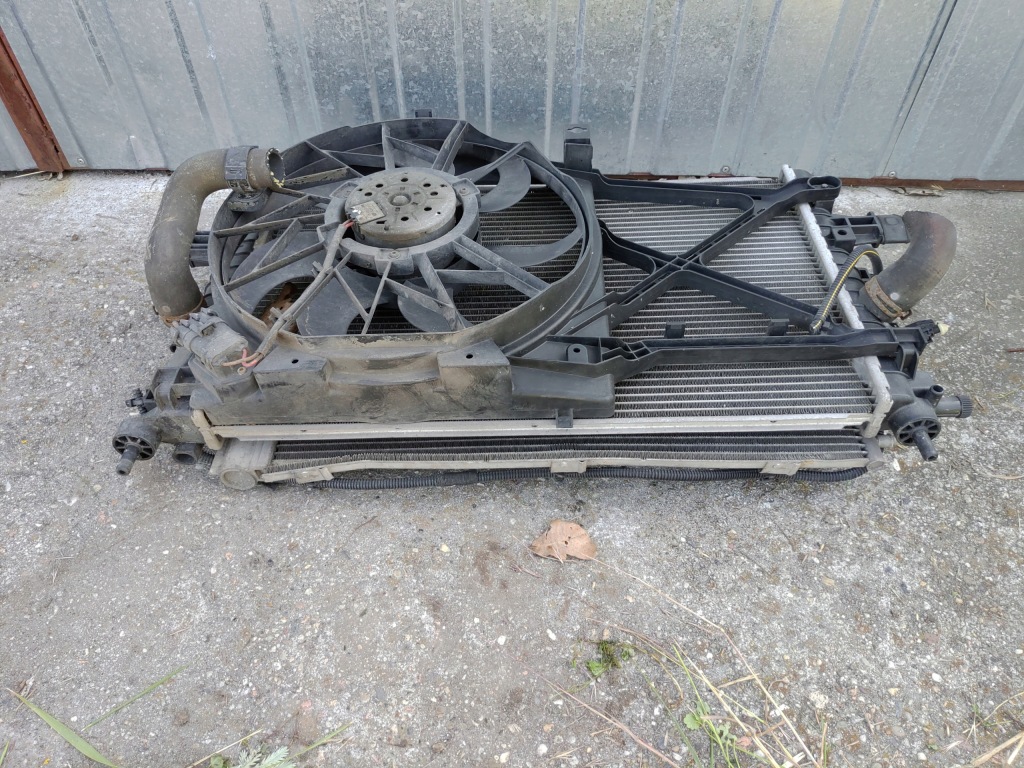 Радиатор воды вентилятор opel zafira b 2 рестайлинг  1.6 benzyn a16xer 2008-2013 Недорого