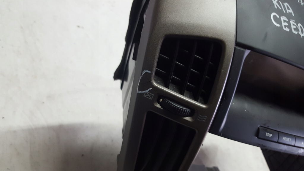 фото №6, Панель обдув рамка средняя радио kia ceed 84740-1h000