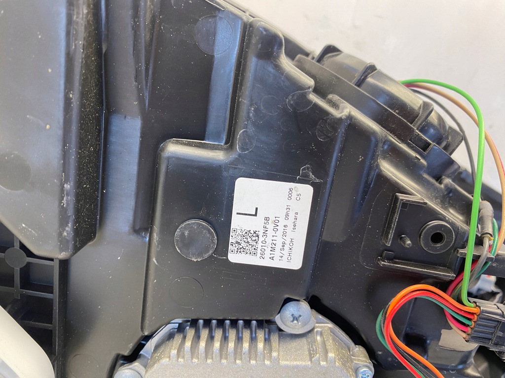 фото №13, Nissan leaf i лампа правый перед led 26010-3nf5b