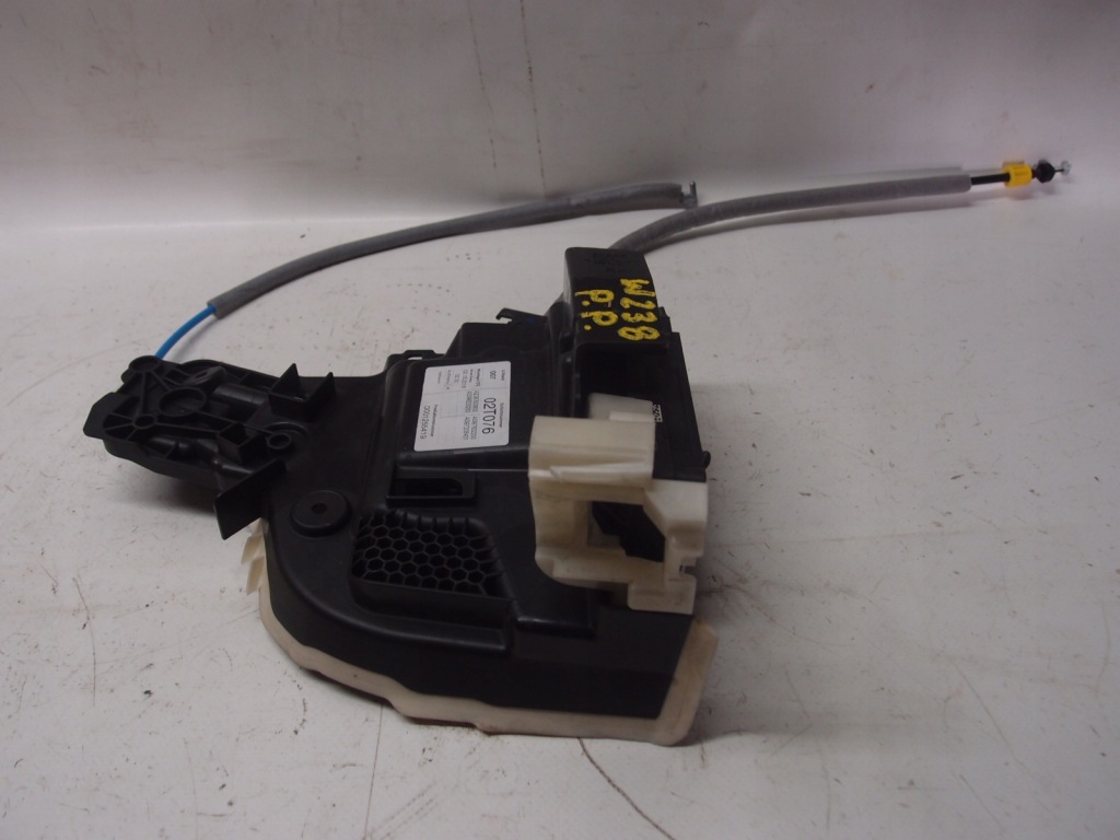 Купить Замок дверь правый перед mercedes e-klasa w238