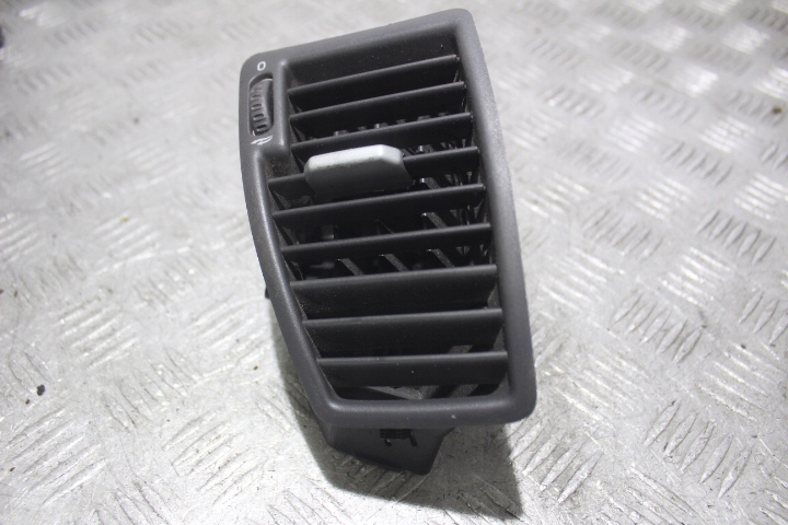 фото №1, Решётка обдув левая volvo xc90 i