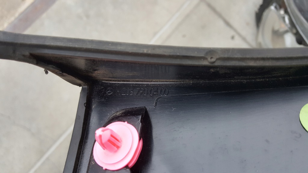 фото №14, Накладки крышки багажника левая+ правая сторона m-b w205 a2067900400 a2067900300