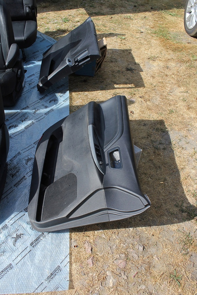 фото №11, Toyota sienna 2016 сиденья комплект кожа czarna igł