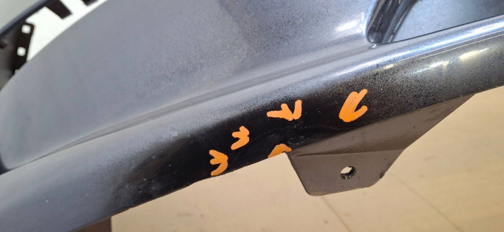 Бампер перед передній tesla model y решітка 1540104-06-c Зі Шроту