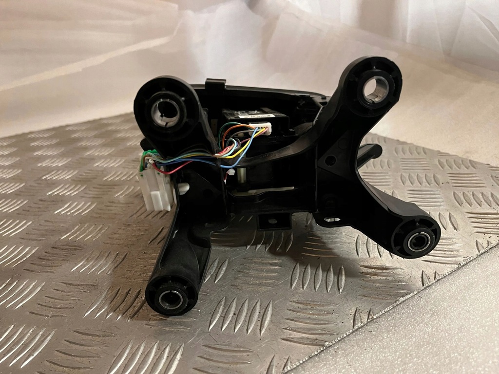 фото №7, Mitsubishi outlander 2018 домкрат перемикання передач / нижній