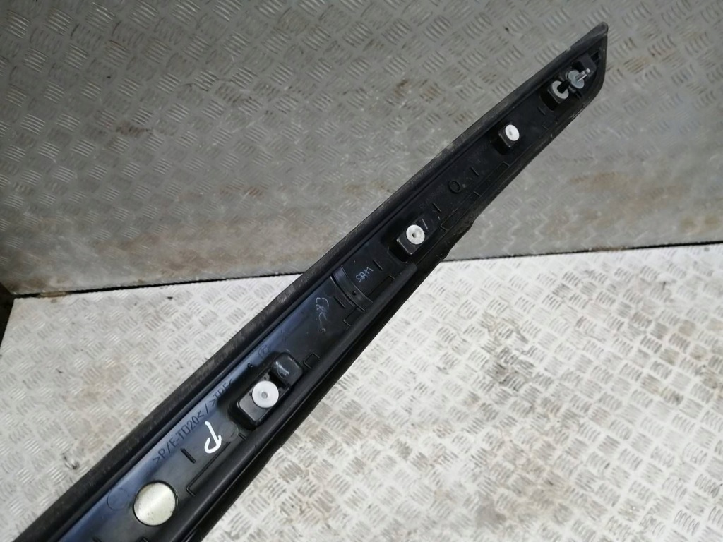 Молдинг стекло лобовое передней левая 9676785080 citroen c4 picasso ii в Украине