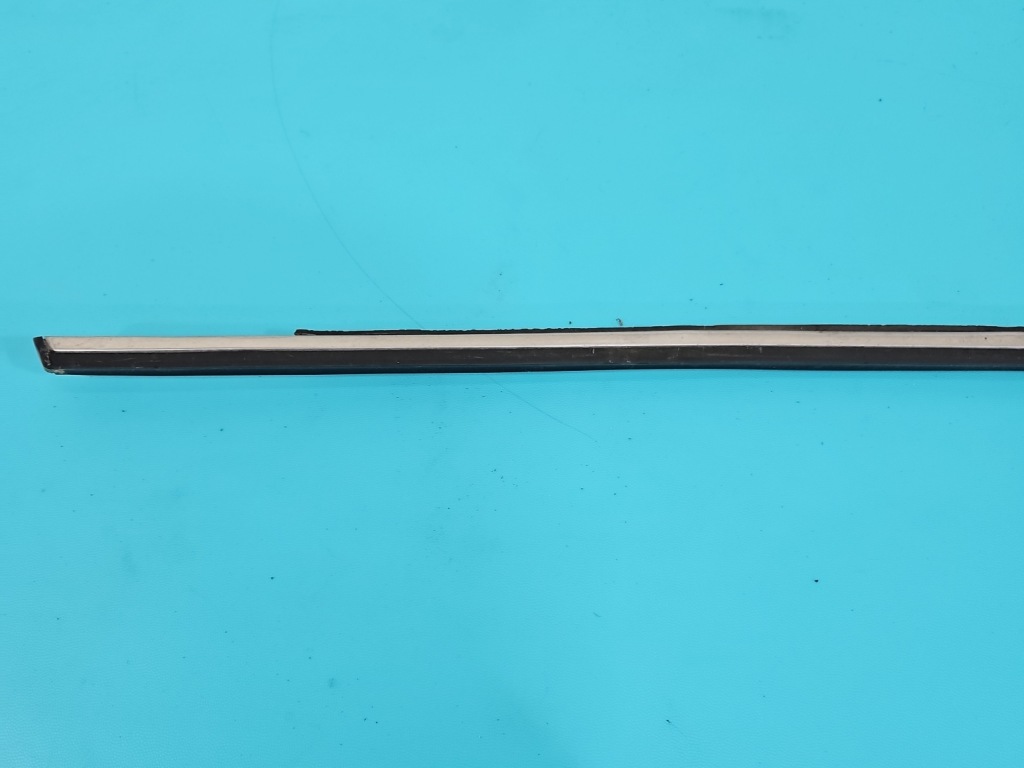 фото №7, Молдинг дверь перед левая mercedes 123