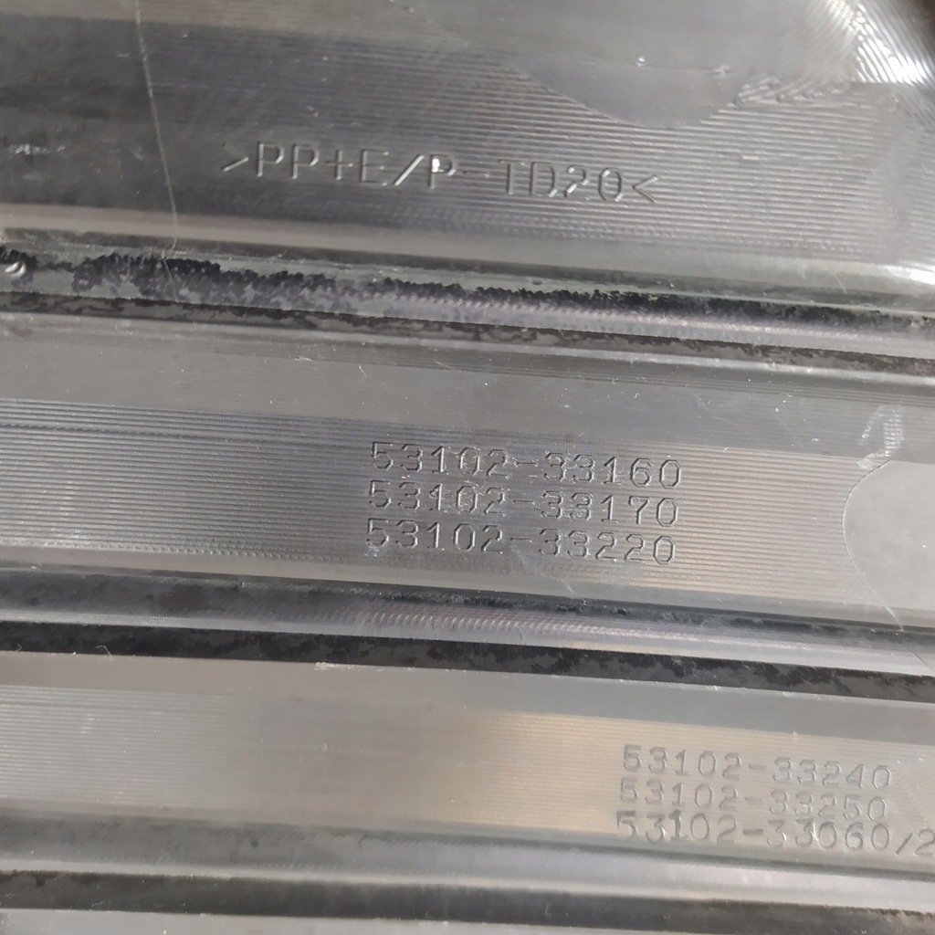 фото №14, Toyota camry viii решётка бампера перед передняя 53113-33020