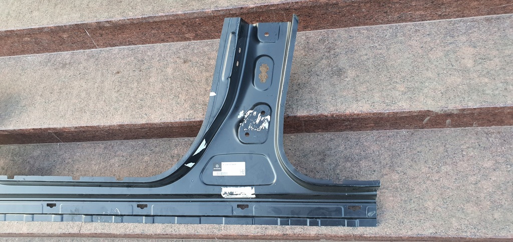 фото №10, Mercedes gla 156 x156 поріг обшивка блок двигуна правий