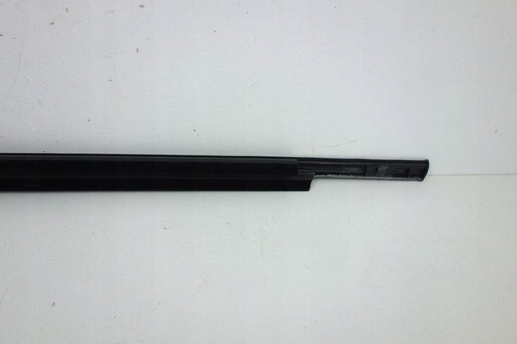 фото №8, Suzuki sx4 cross 2013- молдинг уплотнитель правый задняя nowa! 83831-61m01-000