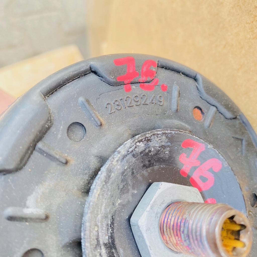 фото №7, Opel insignia a lift 2.0 cdti поворотний кулак амортизатор амортизаторна стійка лівий 13475854