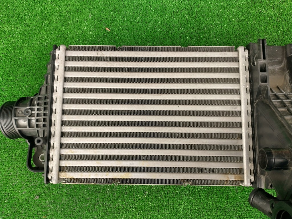 фото №5, Радіатор інтеркулер porsche 911 992 992145805f оригінал