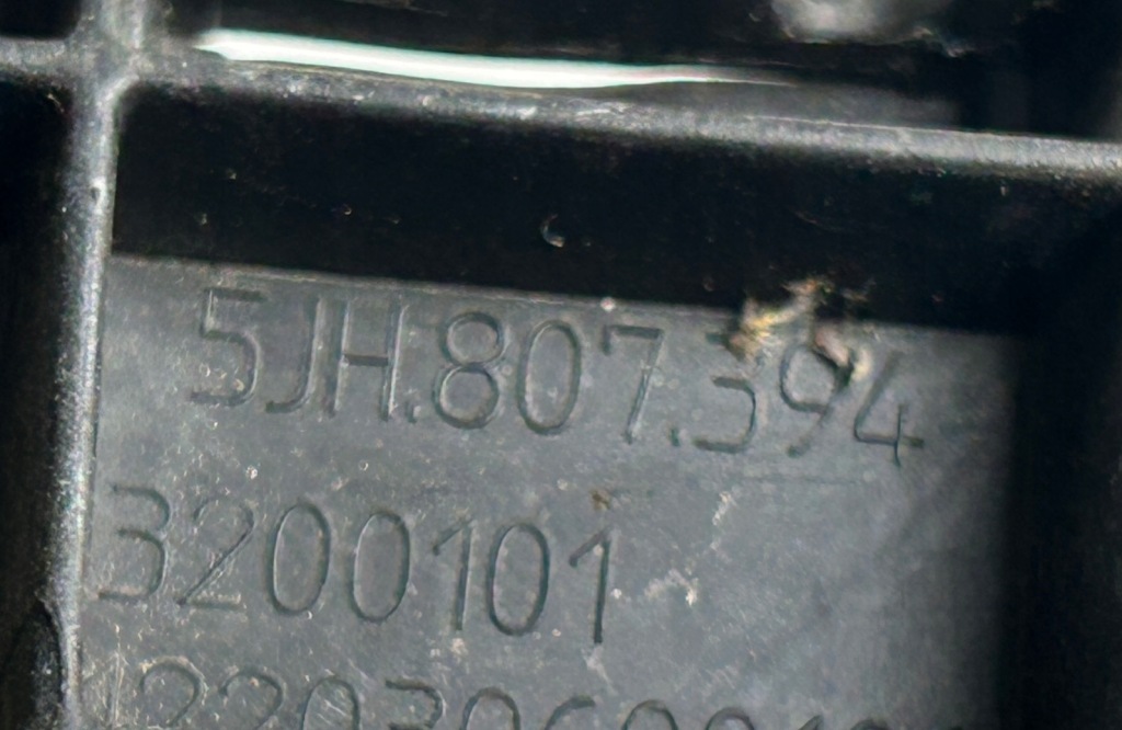 фото №4, Напрямна бампера правий задня skoda rapid 5jh807394