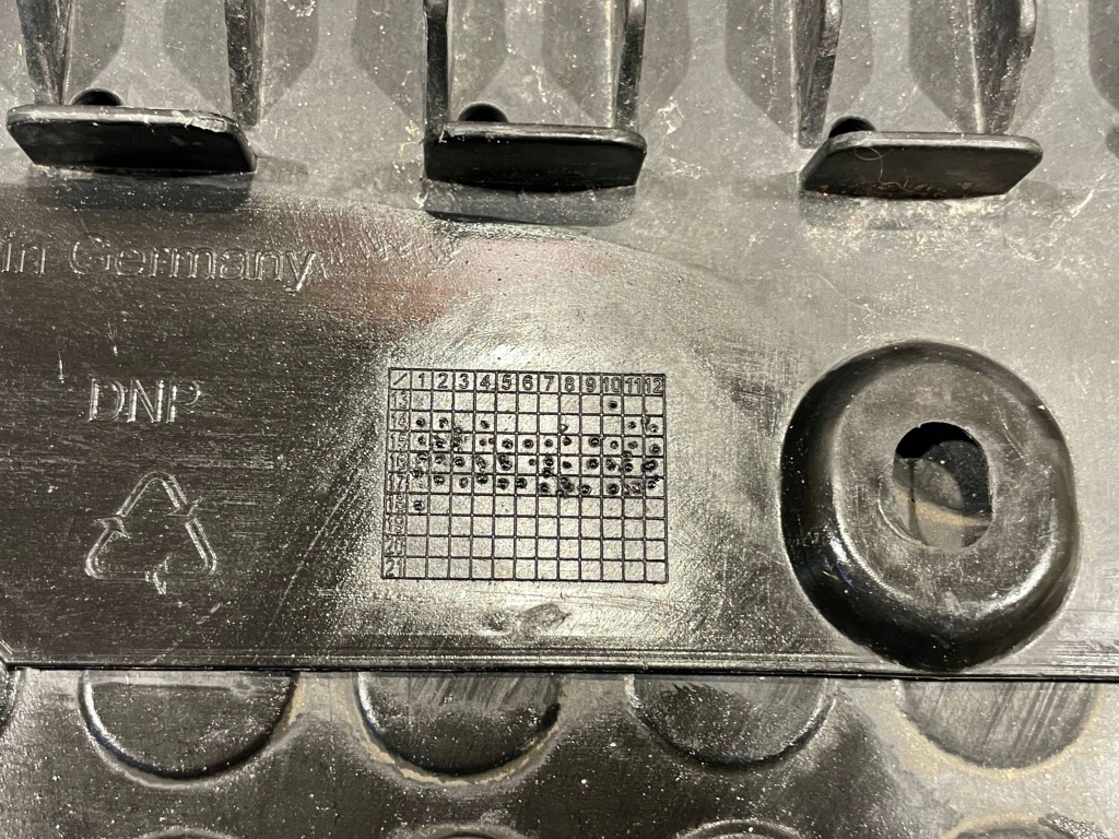 Audi a6 c7 4g0 рестайлінг  14-18 накладка абсорбер плита під  бампер перед передня Оригінал