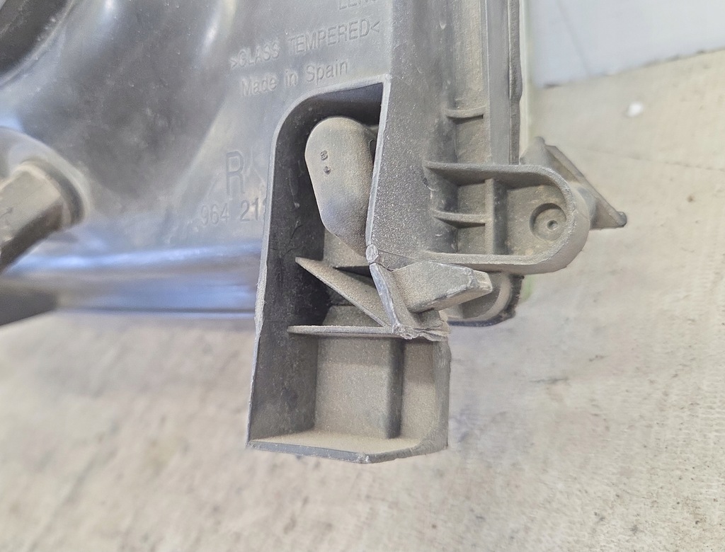 фото №13, Лампа перед права nissan terrano ii оригінал europa пошкоджена