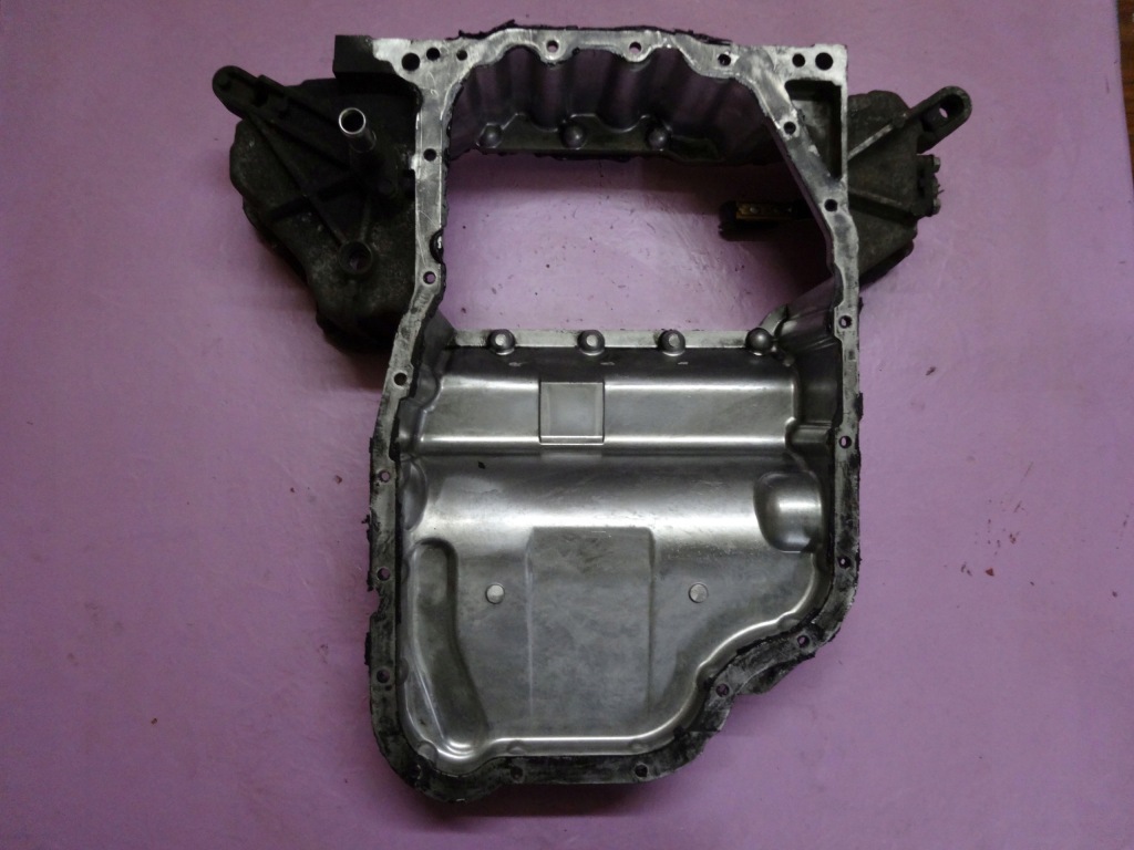 Lexus is200 toyota 2.2 d 09r 177 km 12111-26030 піддон масляна в Україні