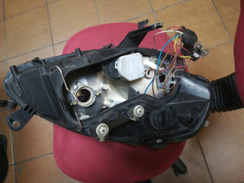 фото №8, Лампа передняя правая i левая lancia musa