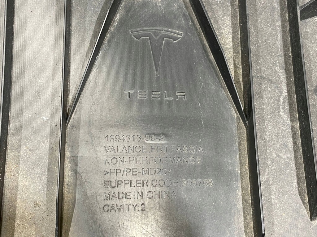 Tesla model 3 рестайлинг  23- защита нижняя плита под бампер перед передняя Киев