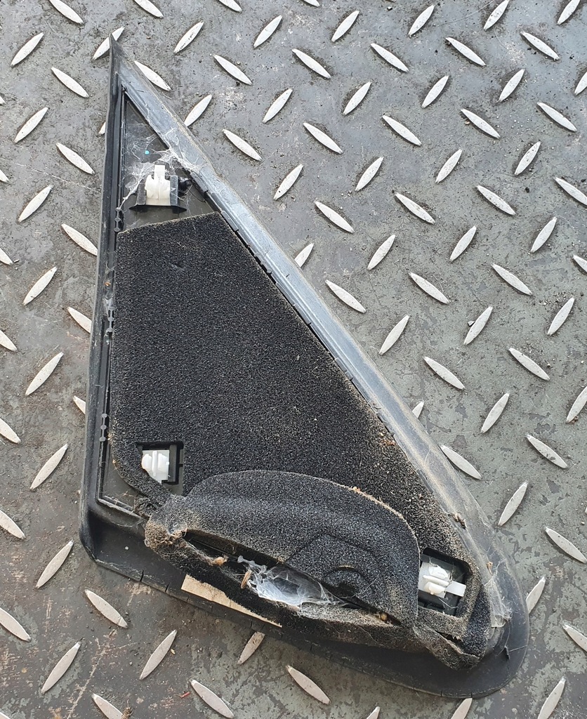 фото №3, Заглушка трикутник лівий перед mercedes a140