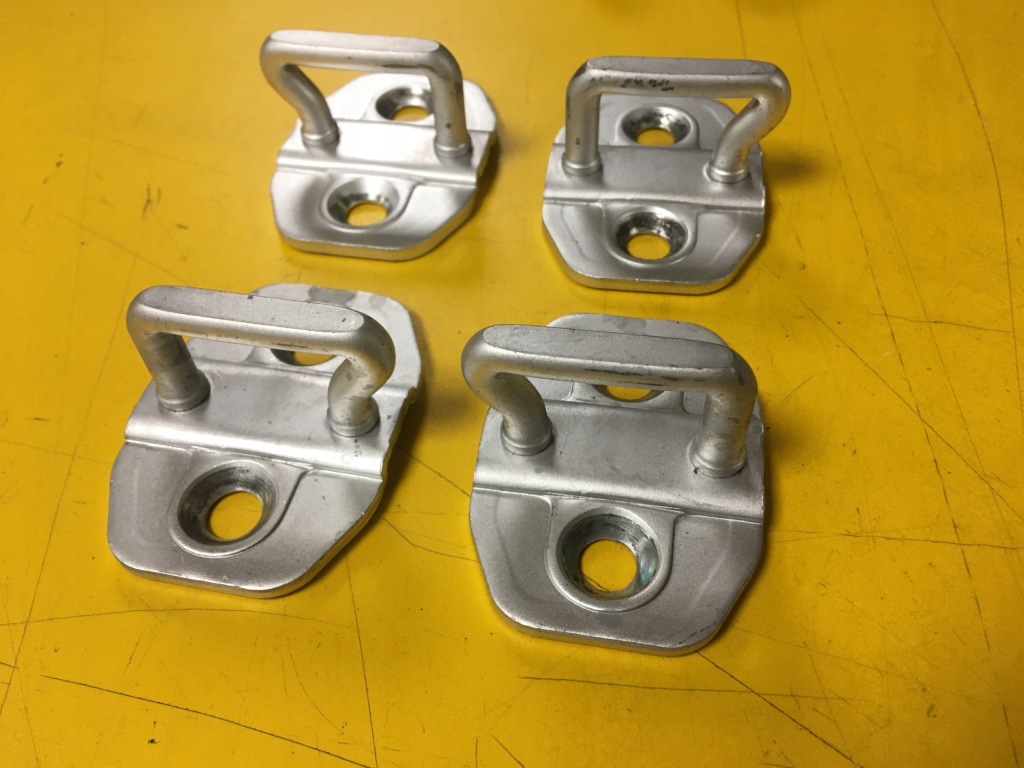 фото №2, Засов дверь перед задняя mercedes w176 infiniti q30