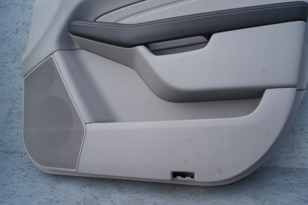 Mercedes w166 ml350 обшивка дверь правая  перед Киев