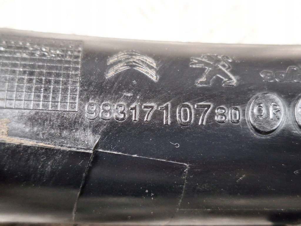 Купити Патрубок інтеркулер ds automobiles 3 crossback 9831710780