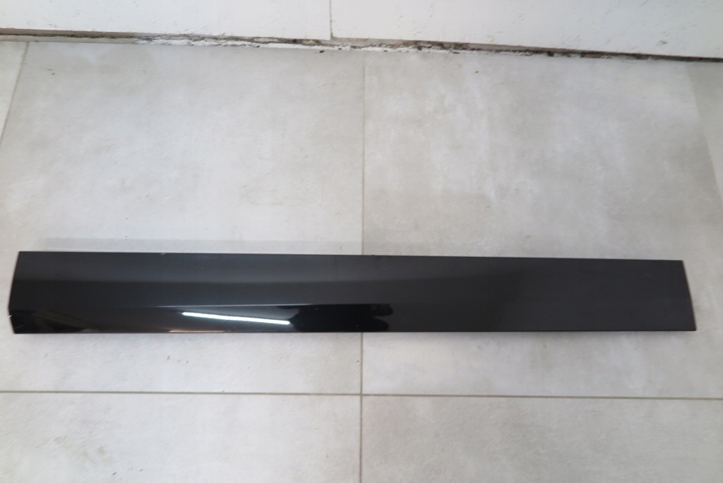 фото №1, Bmw f39 молдинг дверь левый перед 8069195