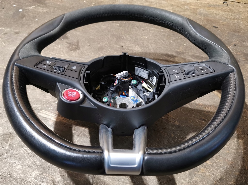 фото №11, Воздуховод alfa romeo giulia quadrifoglio карбон