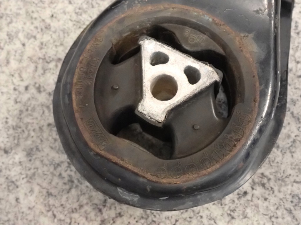 фото №4, Mazda3 mazda 3 bl 08- дизель подушка двигуна задня