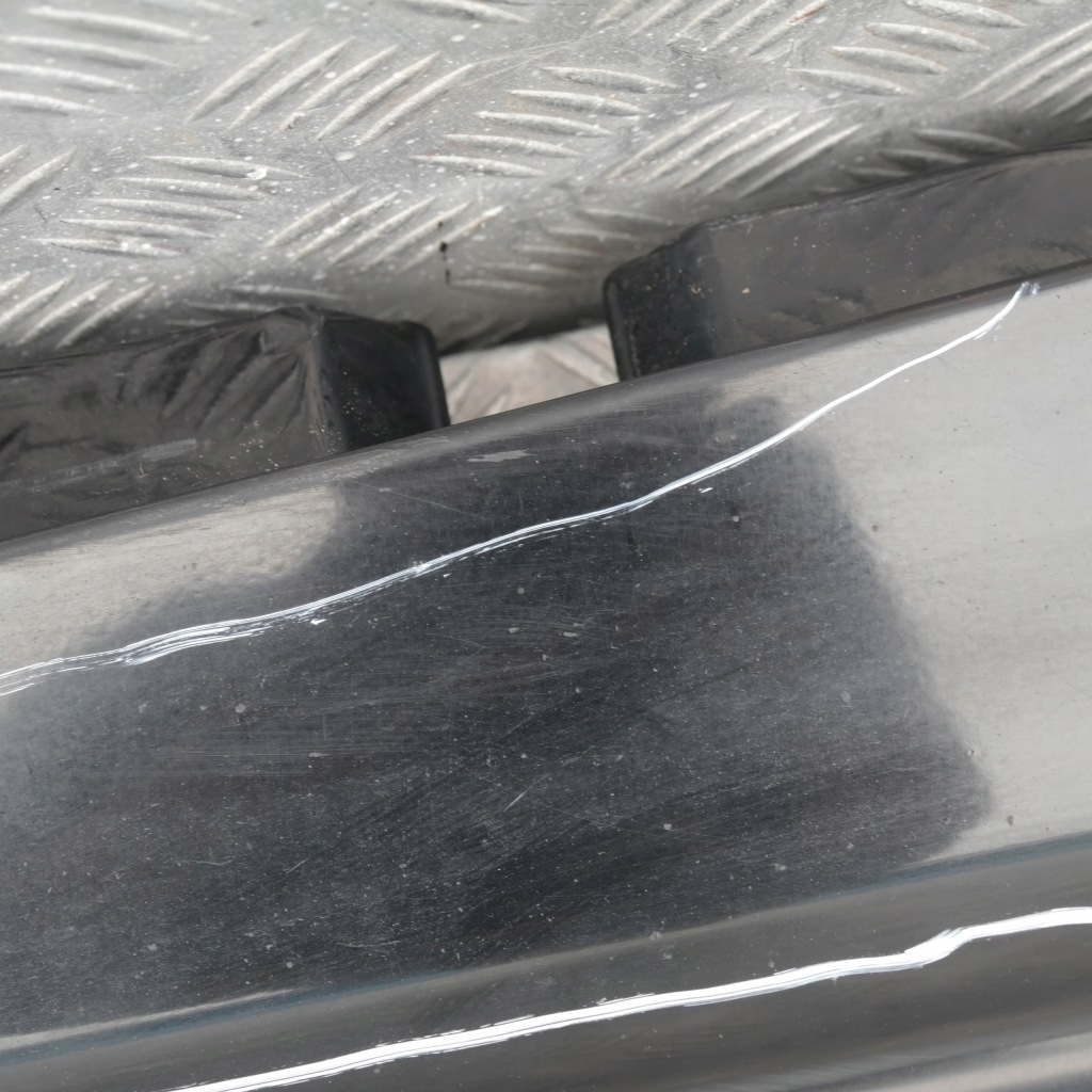 Купить Bmw оригинальный номер 51770032949 накладка порог