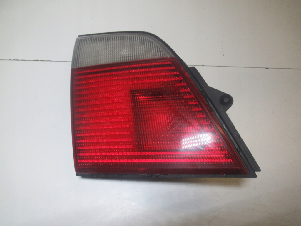 фото №1, Лампа левая задняя nissan primera p11 nr 23320102