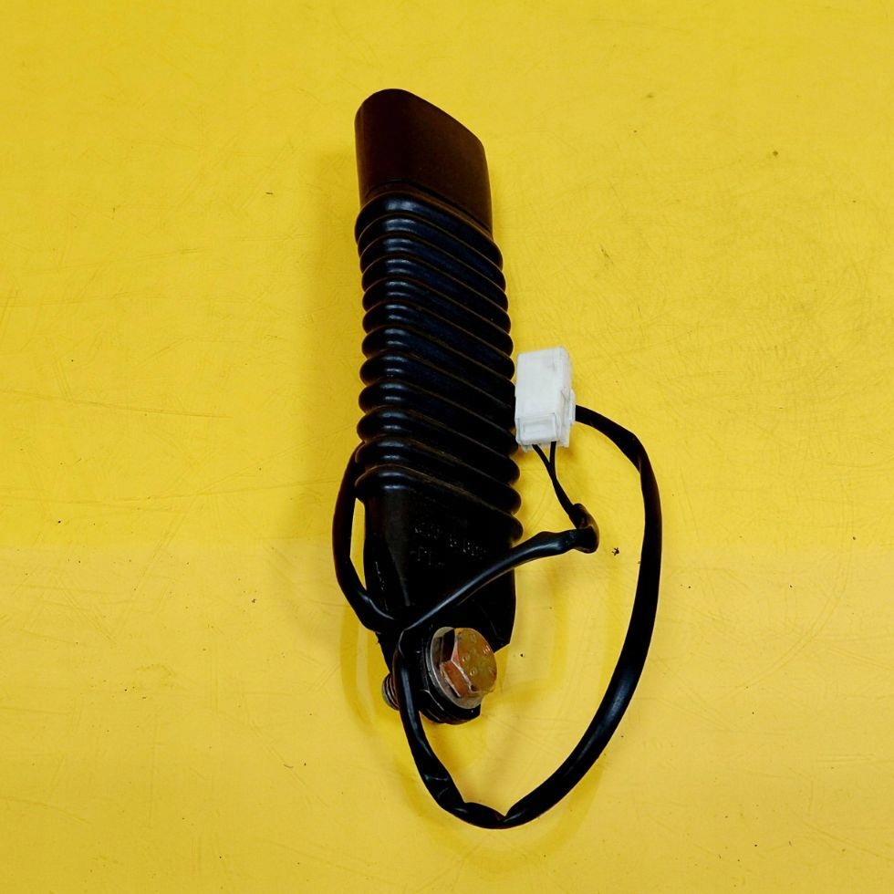 Клипса поперечина безопасности левый перед alfa romeo 166 nr1403 Недорого