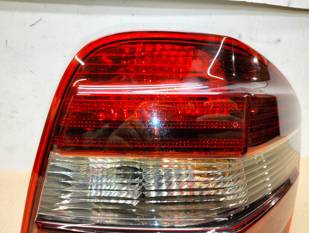 фото №6, Лампа правая задняя mercedes ml w164 lata 2005-2008