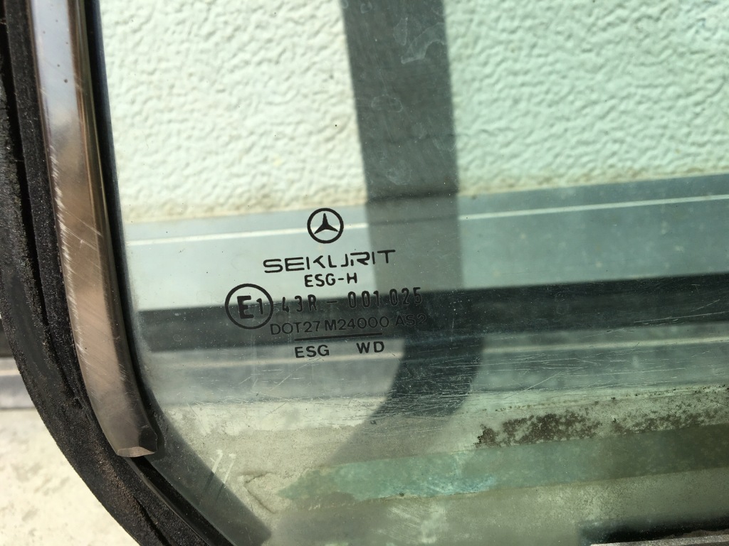 Стекло боковое  левая задняя задняя mercedes w124 купе ce c124 с Разборки