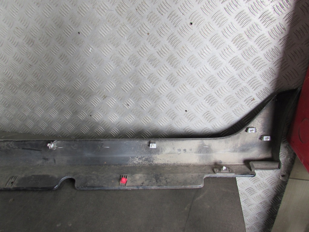Накладка  порога  правая сторона hyundai i30 07-12r 87754-2r800 Киев