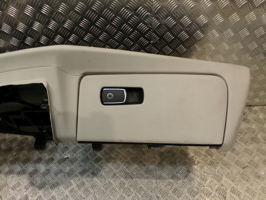 фото №8, Bmw i8 приборная панель приборная консоль оригинал / кожа