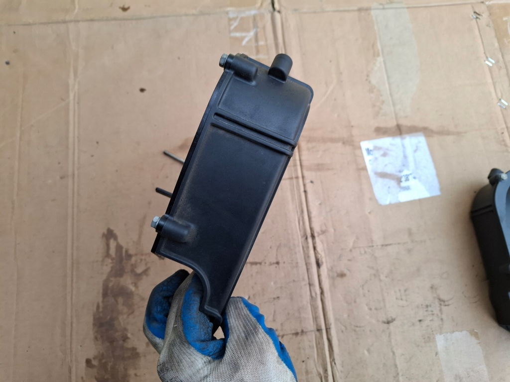 Корпус накладка розподільного валу ferrari 612 scaglietti f137 Недорого