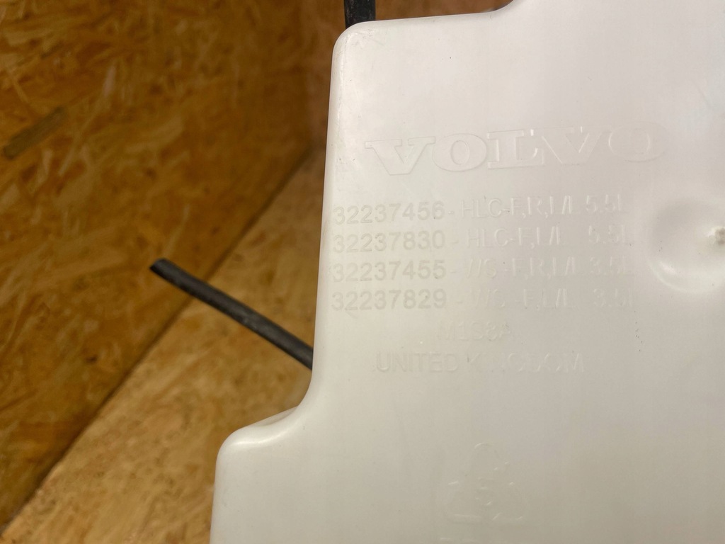 фото №9, Бак рідина омивача помпа volvo v90 s90 32237456 2016-