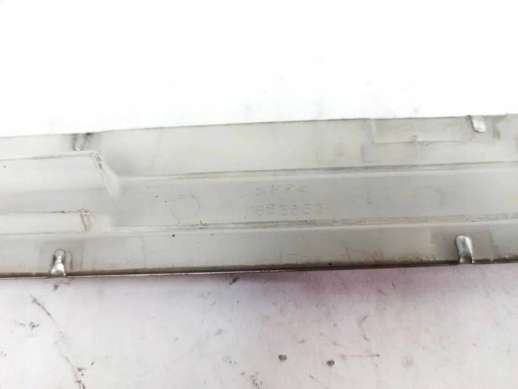 Передня права молдинг декоративна поріг mercedes-benz m w163 a1636860820 Доставка