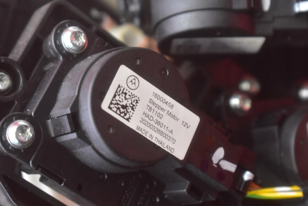 Корпус обігрівача комплектна 9830698180 peugeot e-2008 2 2 136 km 19-21 Ціна