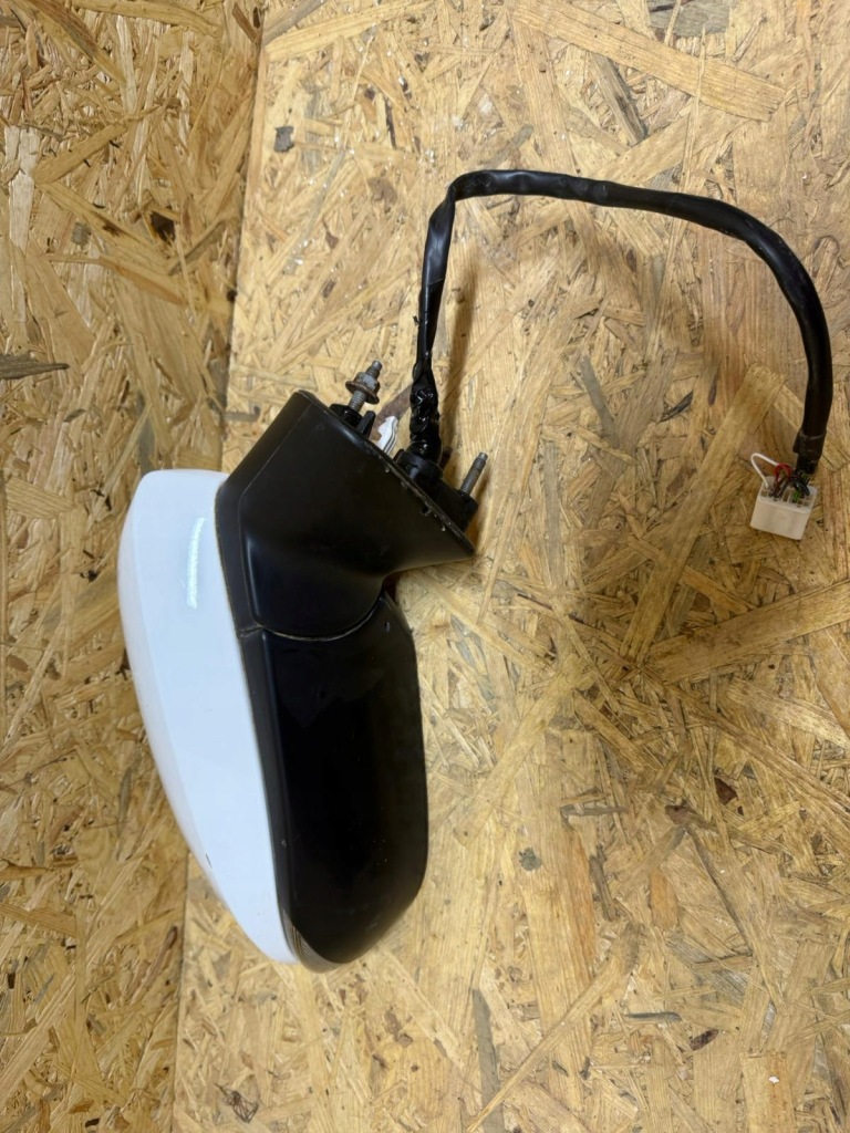 фото №1, Toyota corolla e21 зеркало правое 8pin цвет 040