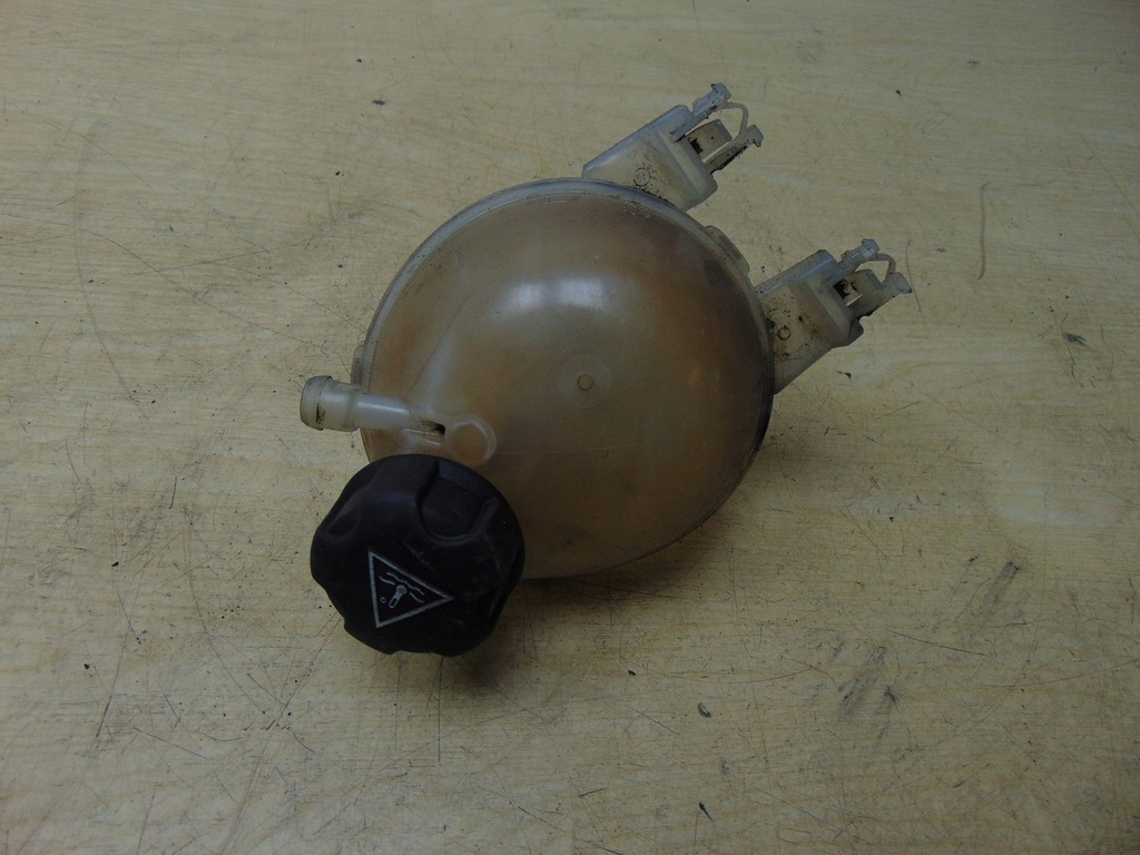 фото №13, Бак расширительный жидкость peugeot 2008 1.2