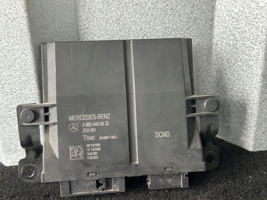 фото №1, Блок управления дверь mercedes actros mp4 a9604460832