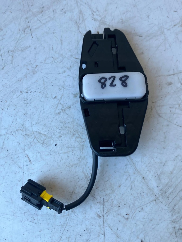 фото №1, Датчик замки поперечина пассажира peugeot 2008 ii 1135034x