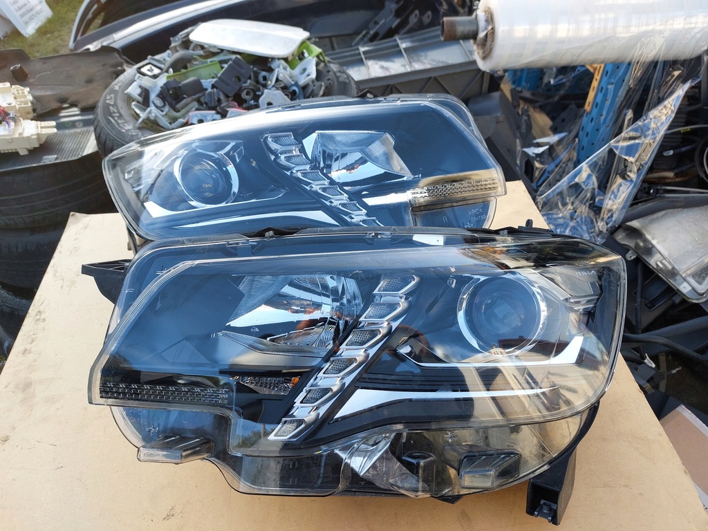 фото №1, Лампи передні права+ ліва комплект peugeot rifter europa