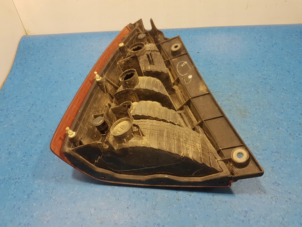 фото №12, Subaru forester ii лампа задняя правая наружная